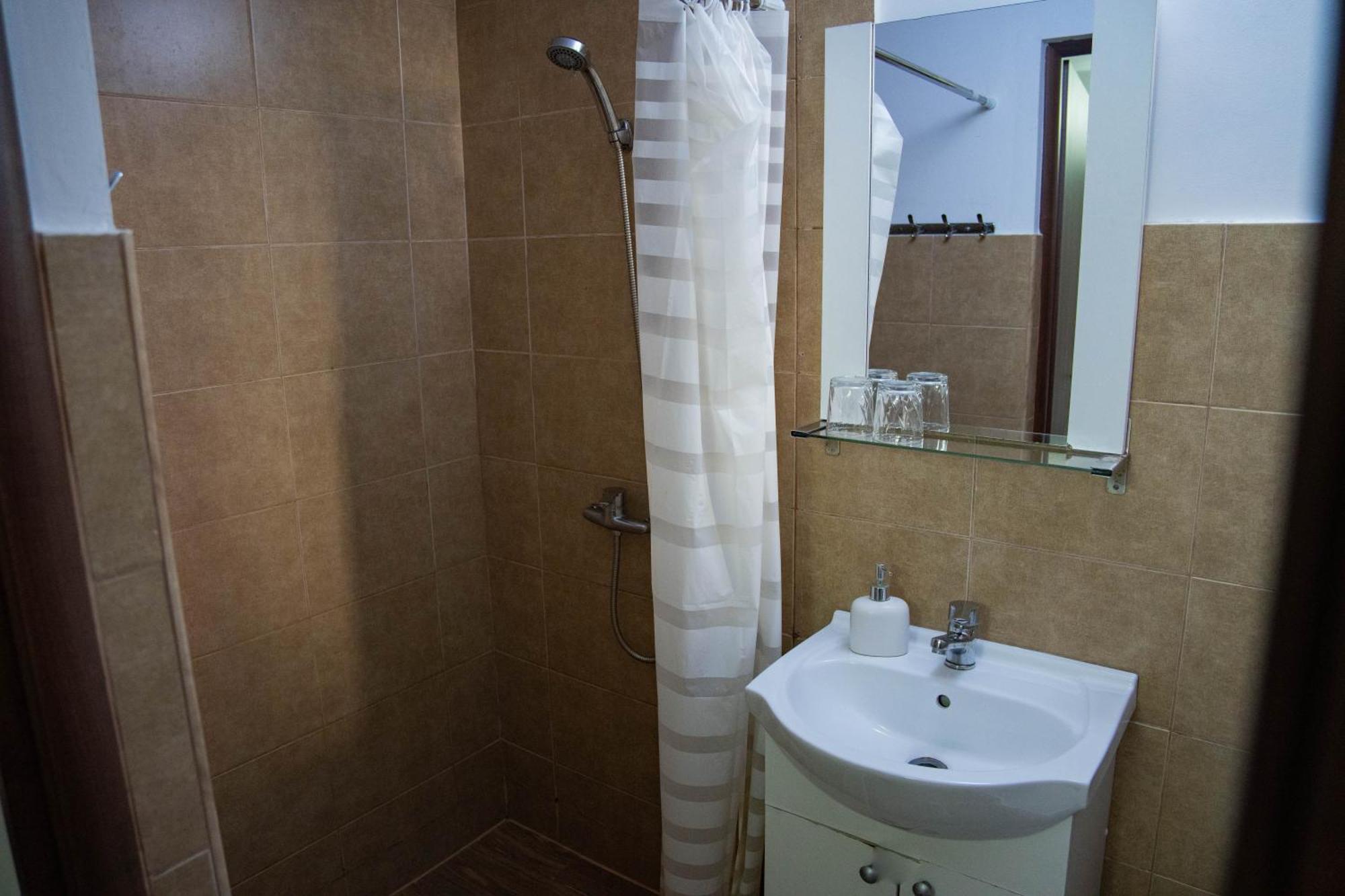 Casa Alis Hotel Орадеа Екстериор снимка