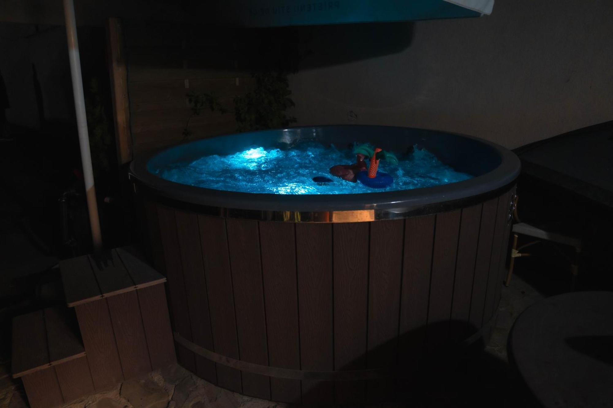 Casa Alis Hotel Орадеа Екстериор снимка