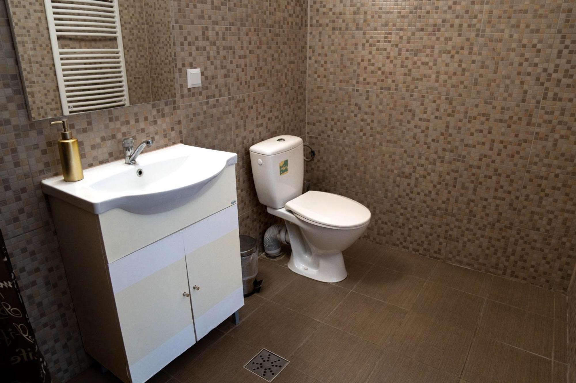 Casa Alis Hotel Орадеа Екстериор снимка