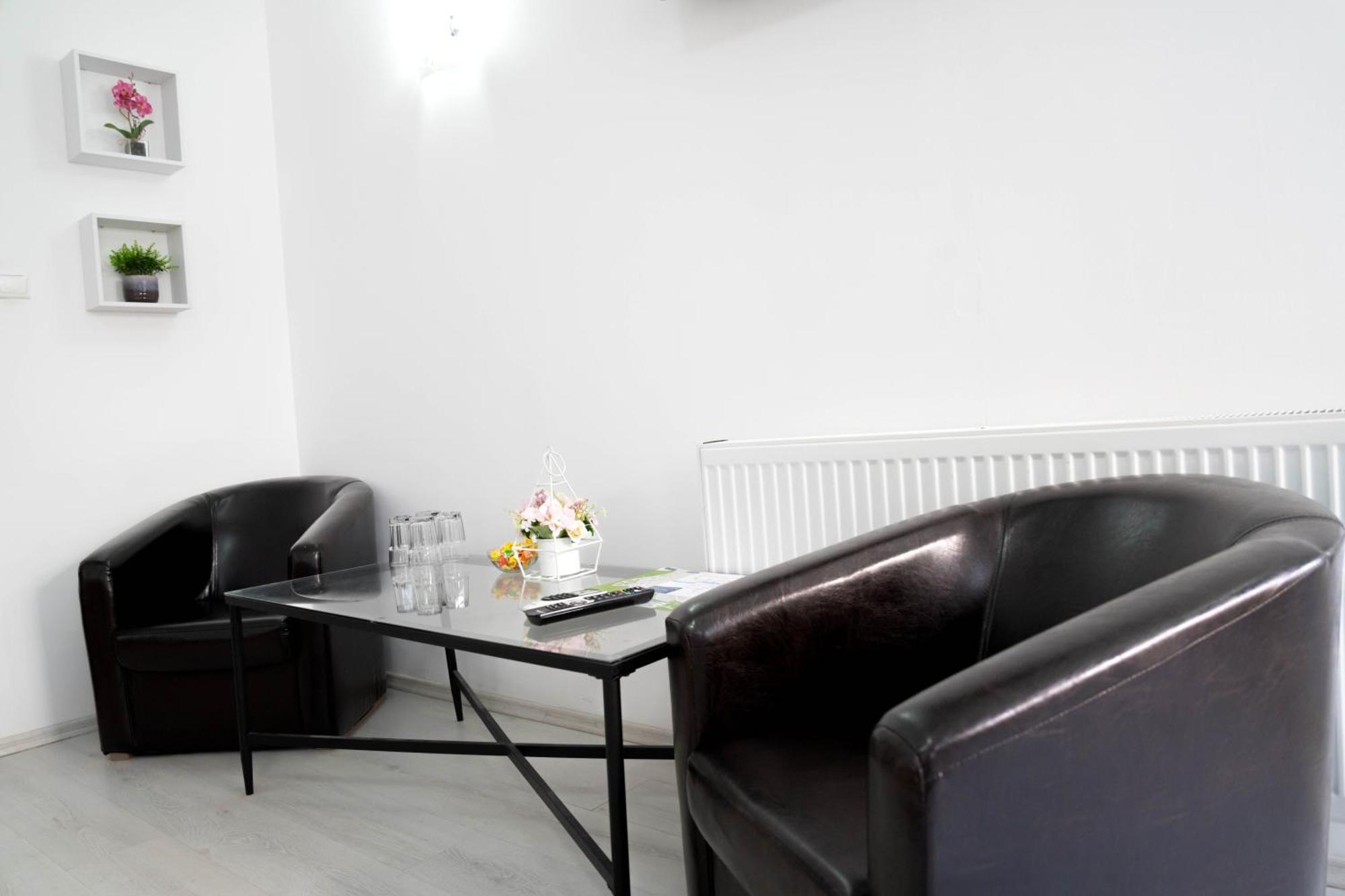 Casa Alis Hotel Орадеа Екстериор снимка