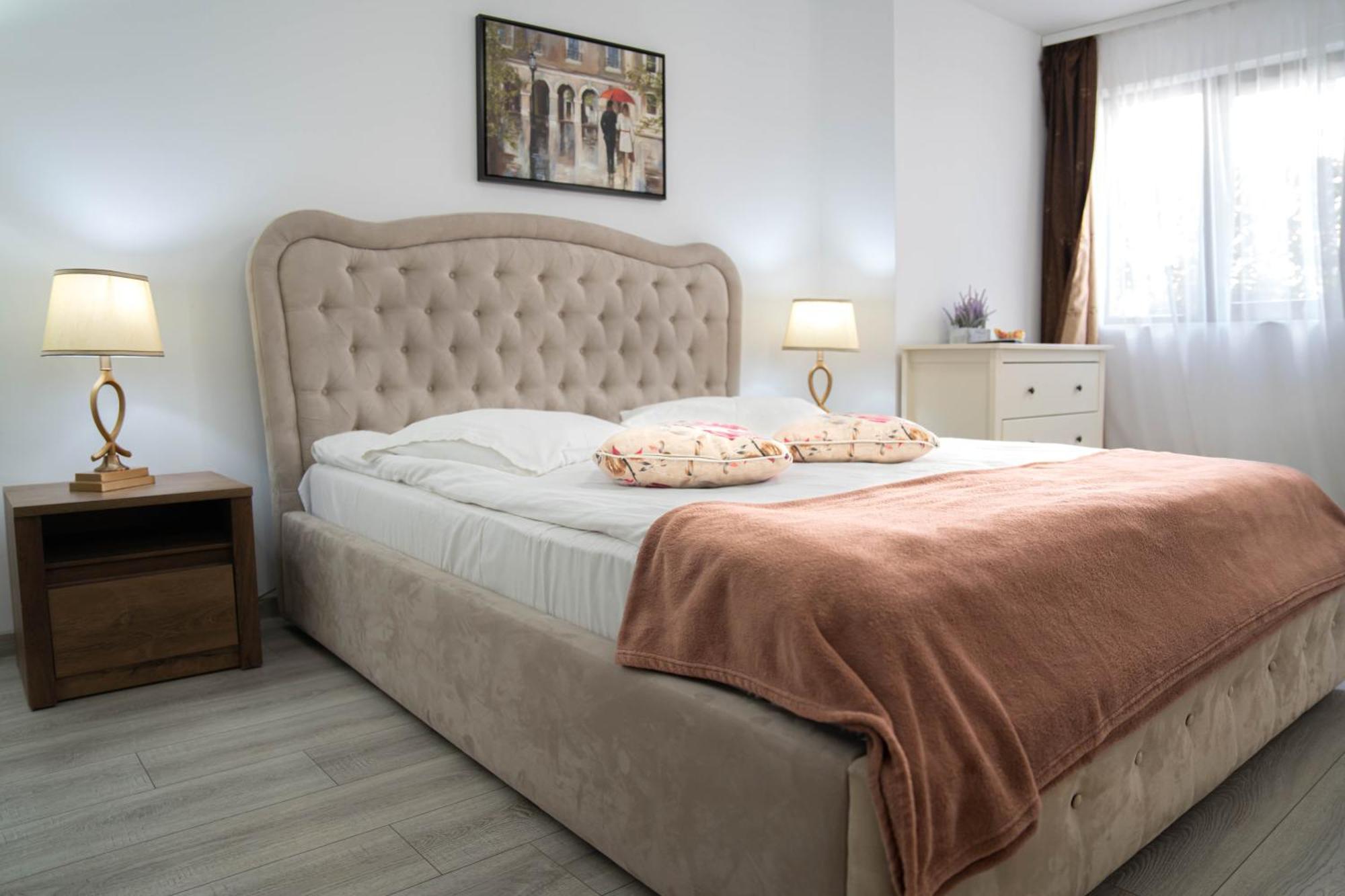 Casa Alis Hotel Орадеа Екстериор снимка