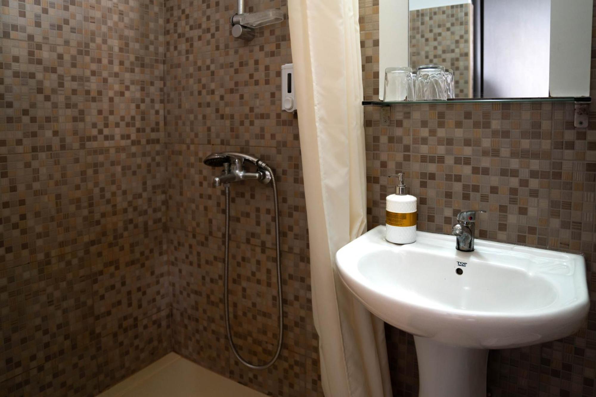 Casa Alis Hotel Орадеа Екстериор снимка